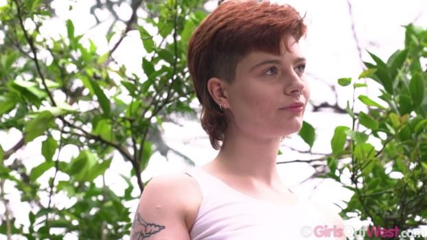girlsoutwest-24-01-25-riley-rock-artsy-bts-xxx-1080p_00_00_45_00000.jpg