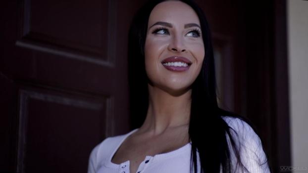 wicked-24-03-01-chanel-camryn-so-extra-xxx-1080p_00_03_45_00000.jpg