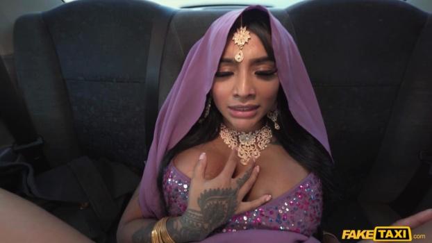 faketaxi-24-03-11-yasmina-khan-xxx-1080p_00_16_23_00004.jpg