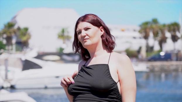 jacquieetmicheltv-24-07-16-leila-xxx-1080p_00_09_00_00000.jpg