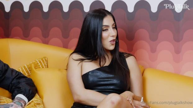 onlyfans_holly_day_bbc_sex_tape_from_plugtalk_00_07_33_00000.jpg