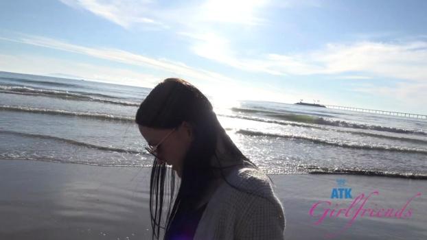 atkgirlfriends-24-12-11-imani-valor-ventura-1-xxx-1080p_00_34_19_00002.jpg