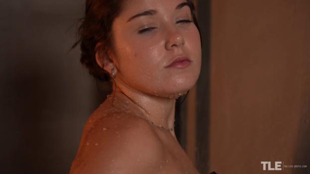 thelifeerotic-25-01-27-chloe-lapiedra-pink-and-wet-2-xxx-1080p_00_04_20_00001.jpg