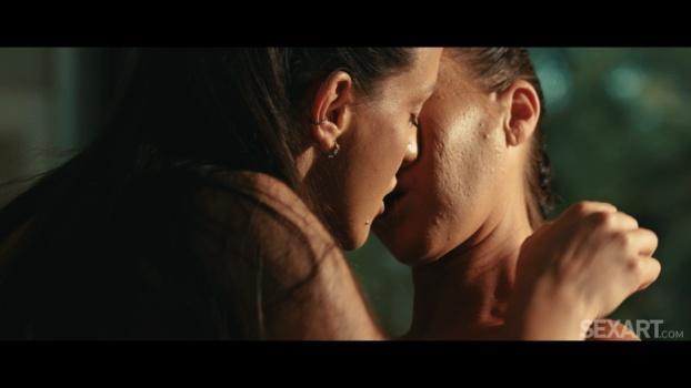 sexart-25-07-25-betzz-and-mina-moreno-intimate-connection-xxx-1080p_00_06_46_000.jpg