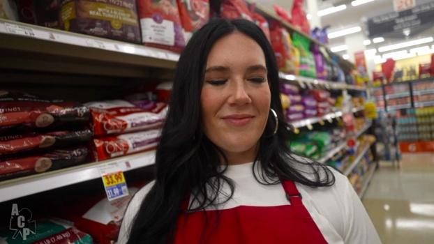 manvyvids_smiths-employee-alex-blair-meets-a-sugar-daddy-xxx-2160p_00_05_31_0000.jpg