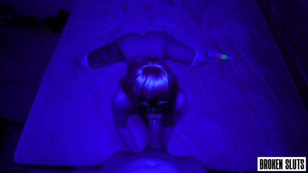 brokensluts-25-09-19-ana-lingus-xxx-1080p_00_10_39_00002.jpg