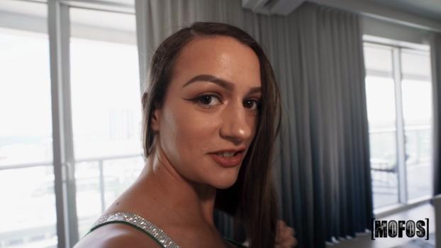 letspostit-25-09-26-summer-renee-we-want-a-late-check-out-xxx-1080p_00_07_18_000.jpg