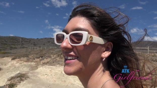 atkgirlfriends-25-10-07-aubry-babcock-malibu-park-1-xxx-1080p_00_22_22_00002.jpg