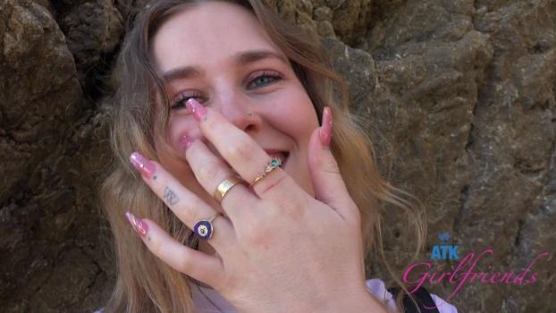 atkgirlfriends-25-11-12-fiona-peaches-topanga-1-xxx-1080p_00_16_11_00002.jpg