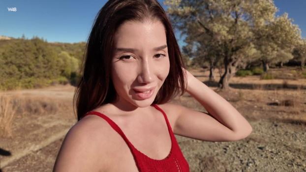 watch4beauty-26-01-20-layla-scarlett-alone-in-the-olive-grove-xxx-2160p_00_01_26.jpg