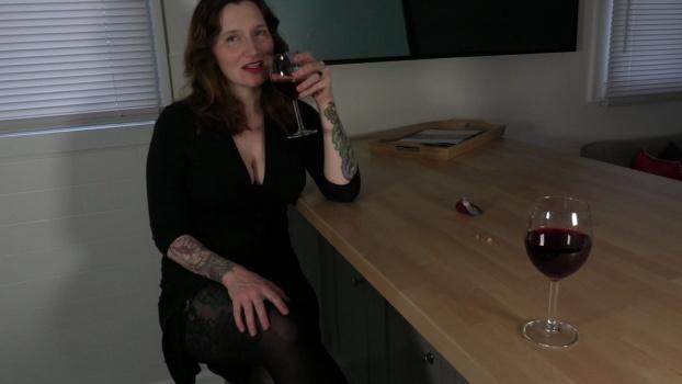 manyvids_bettie-bondage-fucking-your-boss-whore-wife-xxx-2160p_00_03_54_00000.jpg