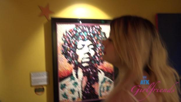 atkgirlfriends-26-04-03-dez-hansen-ripleys-1-xxx-1080p_00_07_07_00000.jpg